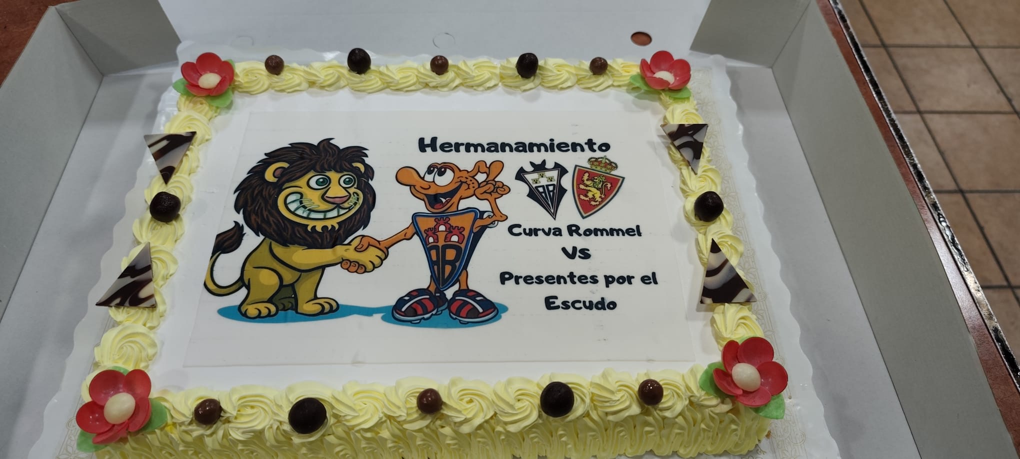 Hermanamiento entre las peñas: Curva Rommel y Presentes por el Escudo 🤝⚽